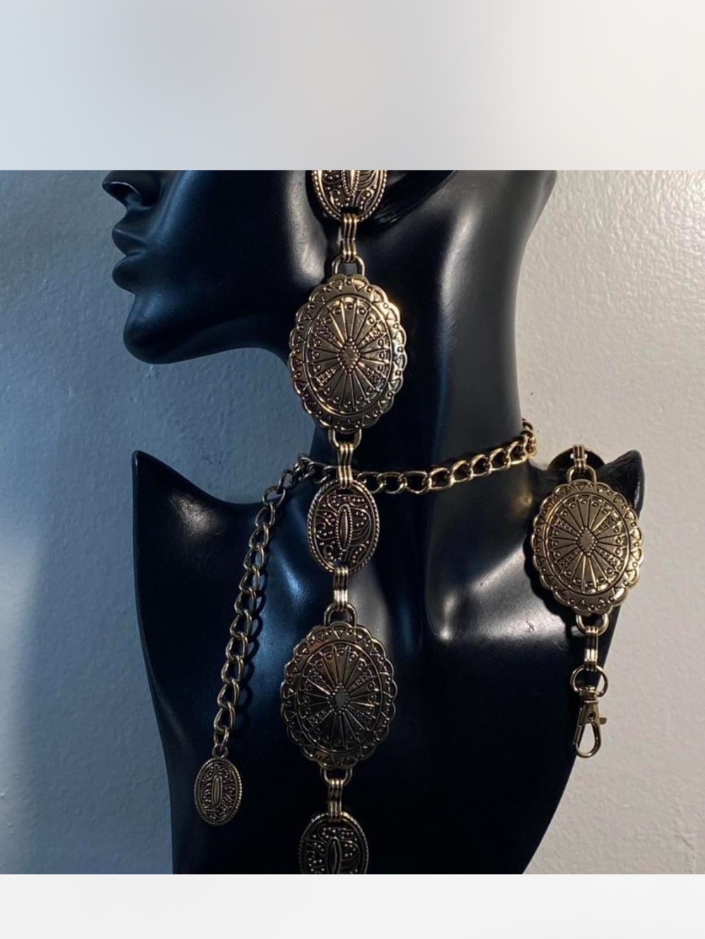 *^* Gold Concho ^^^ Link Belt - Statement Accessory *^* - Picture 2 of 6
